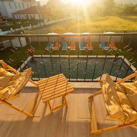 Feniks Villa